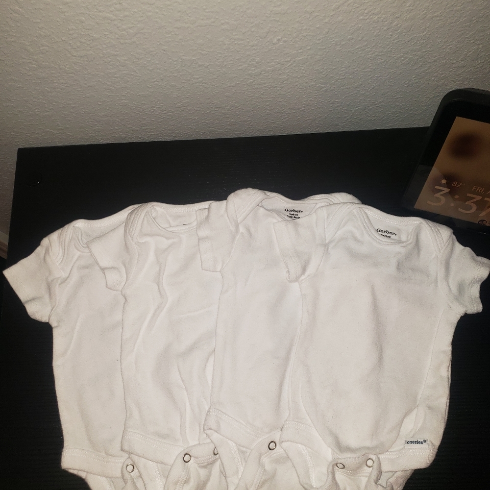 Newborn - Gerber - Short Sleeve Onesie 4pk - white - NWOT